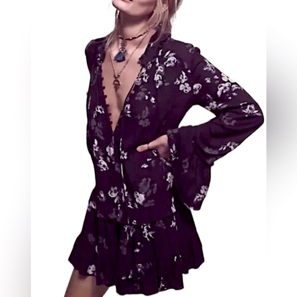 Free People Cloverfield Black Floral Ruffle Tunic Mini Dress | Boho Chic XS - Picture 2 of 13